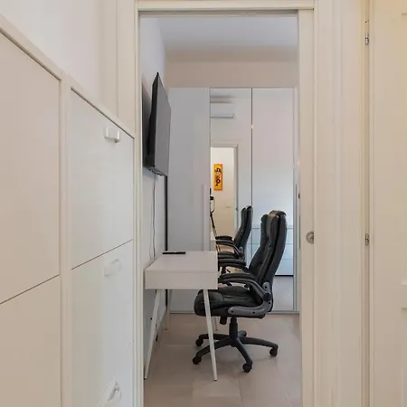 Apartmán Luxury Near Navigli Carlo D'adda 29 *