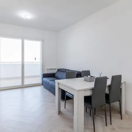 12° Piano Torre Diamante - 67 Apartment