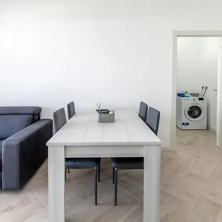 12° Piano Torre Diamante - 67 *