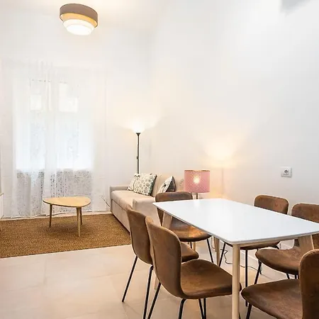 Classbnb - Due Moderni A 1km Dall'arco Della Pace Apartamento *