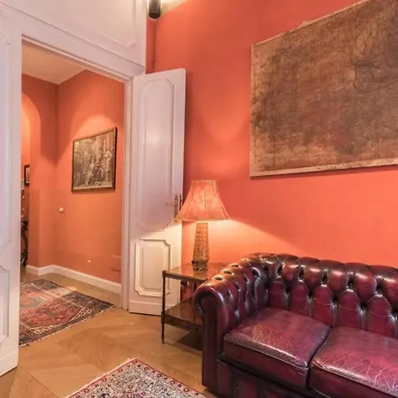 Italianway - Borgonuovo 12