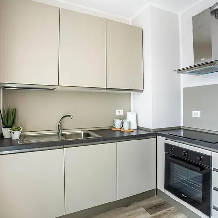 2 Bedrooms With Terrace - Nolo Area Via Varanini