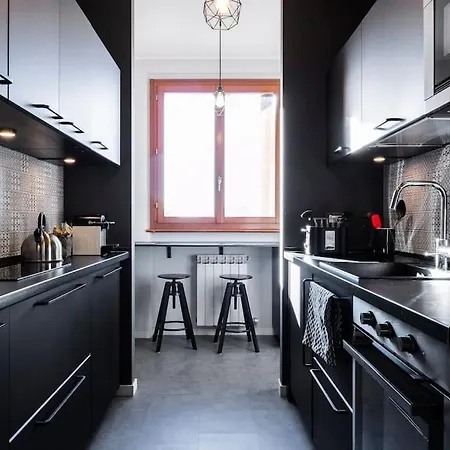 Black & White Flat In Naviglio/ Porta Genova Apartment