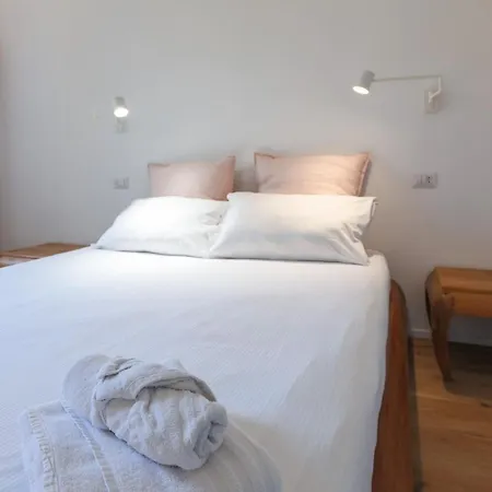 Primopiano - De Castillia 20 Apartman Milánó