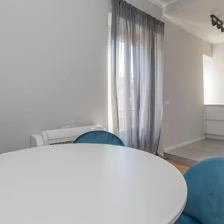 Luxury In Downtown - Curtatone 4 * Milan