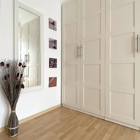 Chic Design Flat - Center & Balcony Lägenhet