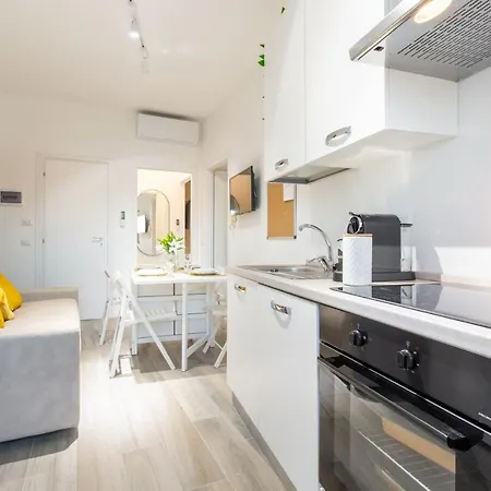 Apartment - Stylish House Free Wifi-parking-airport Milan