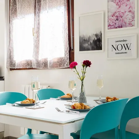 The Rent - Near Arco Della Pace Apartment *