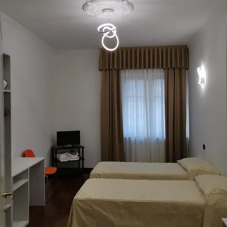 Station Group - Via Sammartini 15 4* Milaan