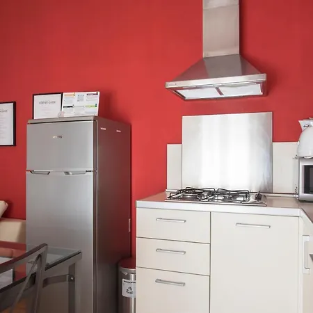 Youhosty - Corso Ticinese 78 *