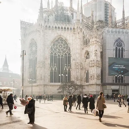 Elegant By Duomo Center - 2 Bd - 5 Guests Lägenhet Milano