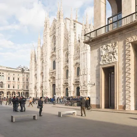 Elegant By Duomo Center - 2 Bd - 5 Guests * Milano