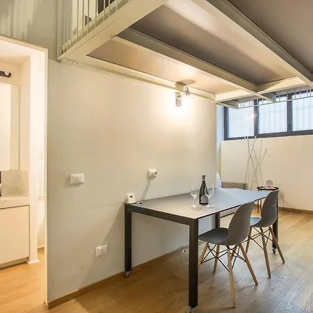 Modern Loft In Porta Venezia Daire