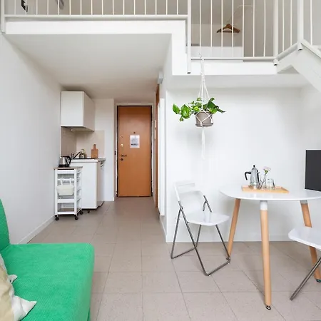Guesthost - Apts Milano-corso Magenta * Mediolan