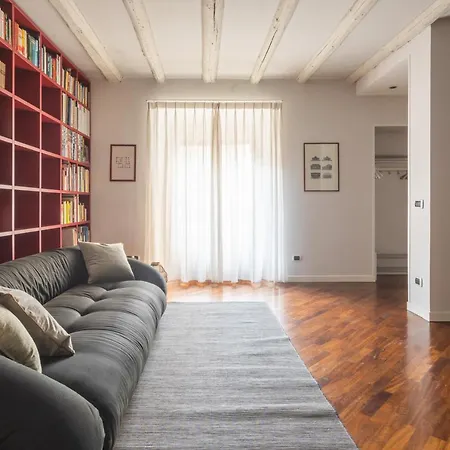 Porta Venezia Cozy R&r Lägenhet *
