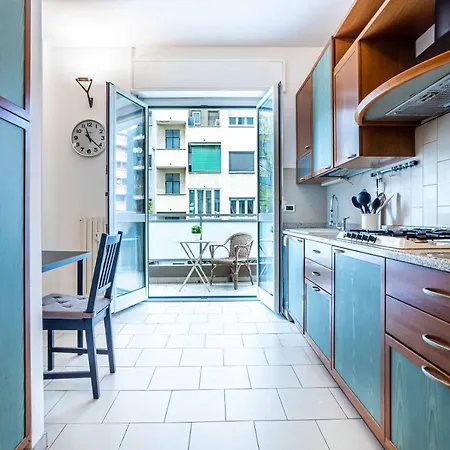 Joivy Lovely And Inviting Flat With Balcony * Милан