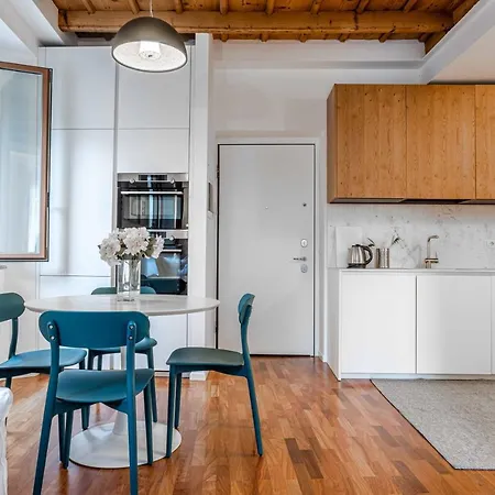 Apartment Joivy Spectacular Flat Near Duomo Milan