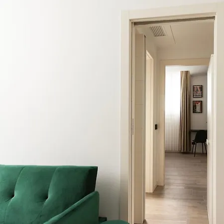 Youhosty - Montebianco 4/6 Milán