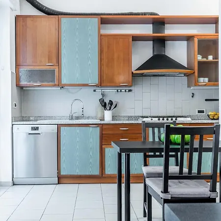 Апартаменты Joivy Lovely And Inviting Flat With Balcony Милан