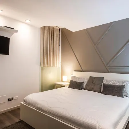 Apartment Design With Private Pool Exclusive Use - Stelvio 21 *