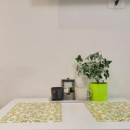 I Host - Cossa 19 Милан