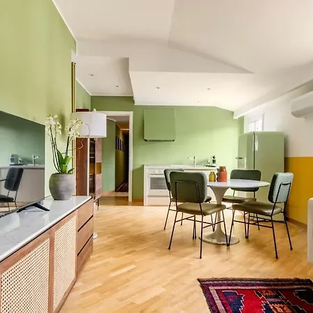 Apartment The Color-block House Milan