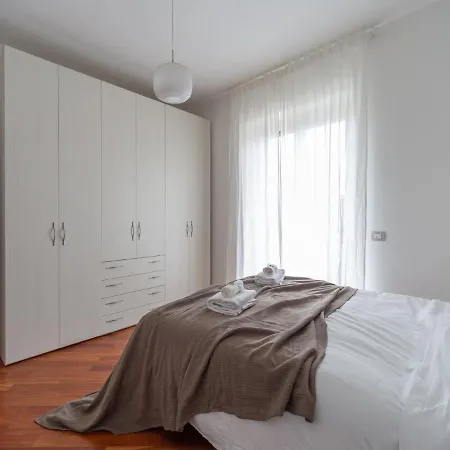 Apartment The Rent - Sunny Two-bedroom In Piazzale Loreto *