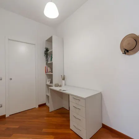 The Rent - Sunny Two-bedroom In Piazzale Loreto Milan