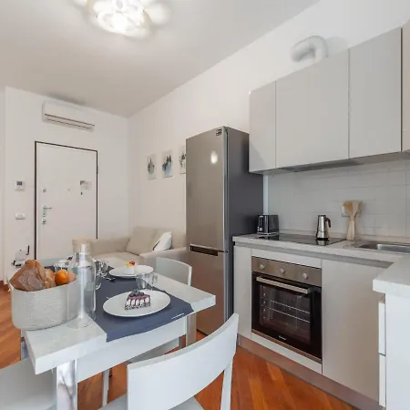 The Rent - Sunny Two-bedroom In Piazzale Loreto * Milan
