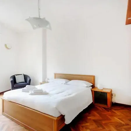 Apartment Porta Romana Comfortable Flat Con Balcone Mailand