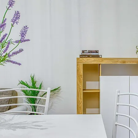 Apartament Joivy Warm And Inviting Flat With Balcony *