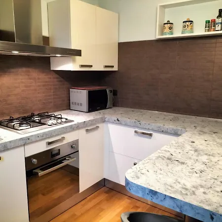 Big Bright Flat In Close To Loreto Square Apartament Mediolan