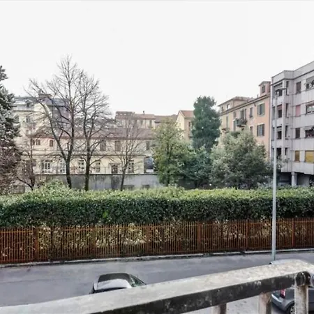 Apartment Porta Romana Comfortable Flat Con Balcone Mailand