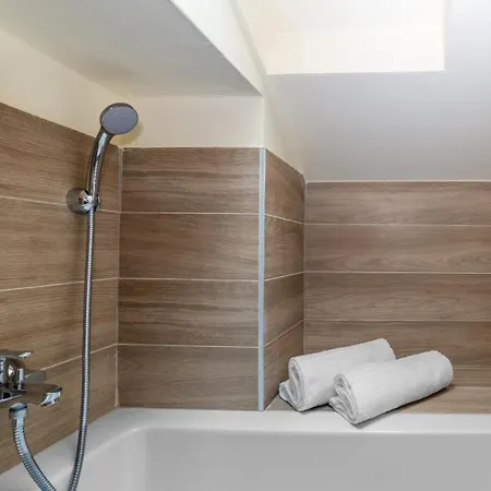 Brera - Sella Charme Castle View Apartment