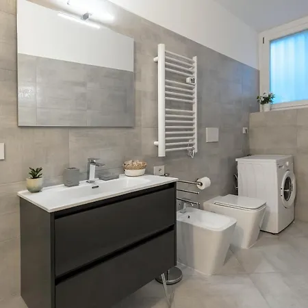 Sansiro-duomo, Exclusive Apartment, Wifi & Netflix * Milano