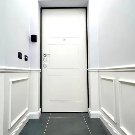 The Boutique - Hebrew Quarter 4*