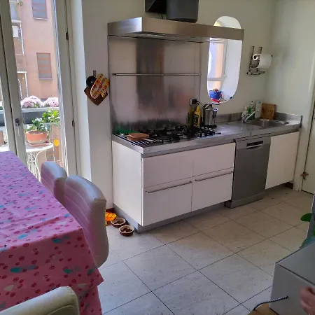 Stanza N. 3 In Incantevole Zona Solari 3*