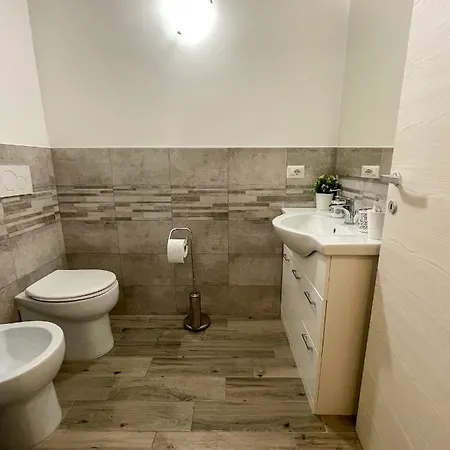 Apartament Dea Dreams - Piazzale Lodi Near Fondazione Prada *
