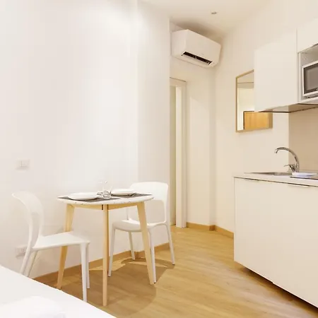 Guesthost - In The Heart Of Milano! Μιλάνο