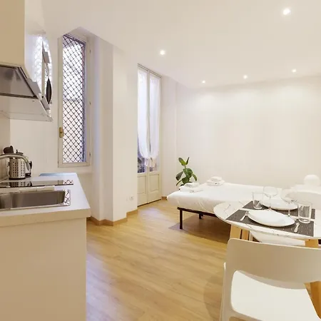 Guesthost - In The Heart Of Milano! Μιλάνο