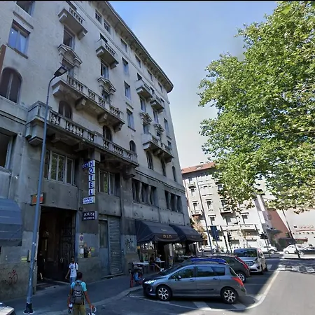 Station Group - Via Sammartini 15 4*