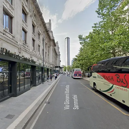 Gasthuis Station Group - Via Sammartini 15 4*