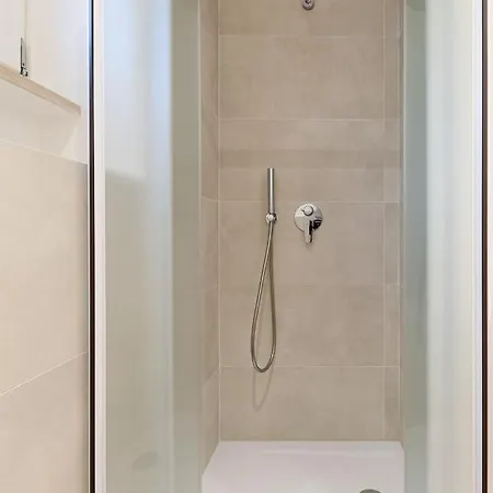 Velasquez - B - San Siro Apartment *