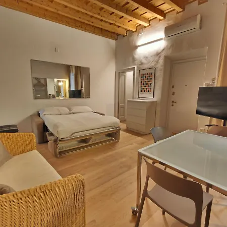 Appartement Crocetta Charme Milaan