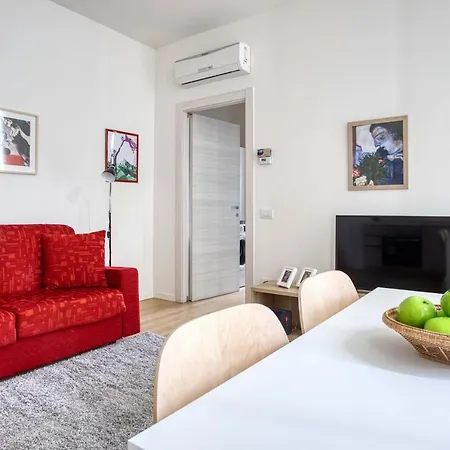 Apartament Joivy Lovely Flat With Balcony Mediolan