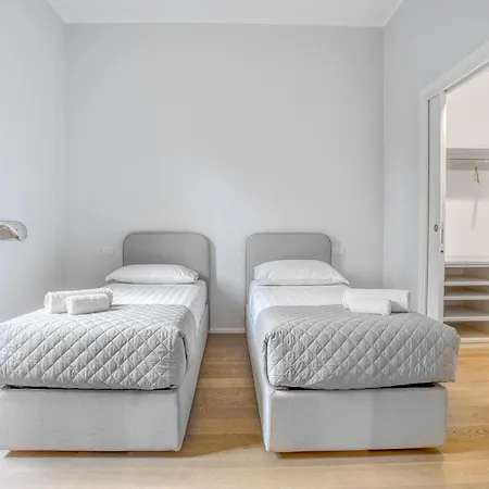 Apartment Altido Modern Flat In The Centre