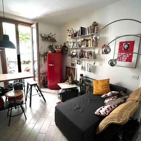 Garden House In Historic Lively Neighbourhood شقة ميلان
