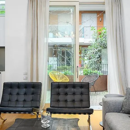 Business & Luxury - Monte16 * Milaan