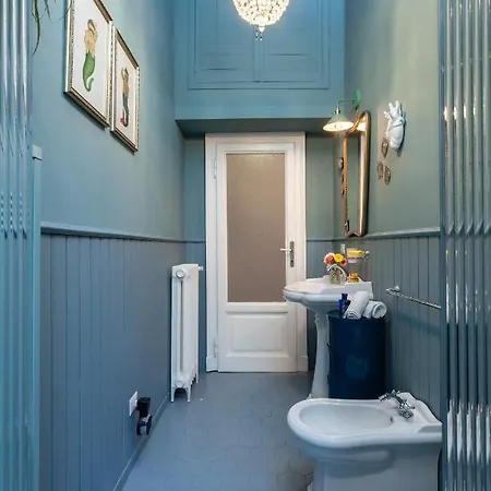 The Boutique - Downtown 2 *
