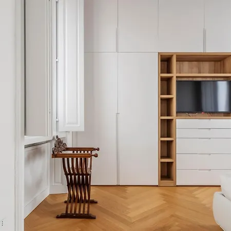 Fifty Eight Santo Stefano Milánó